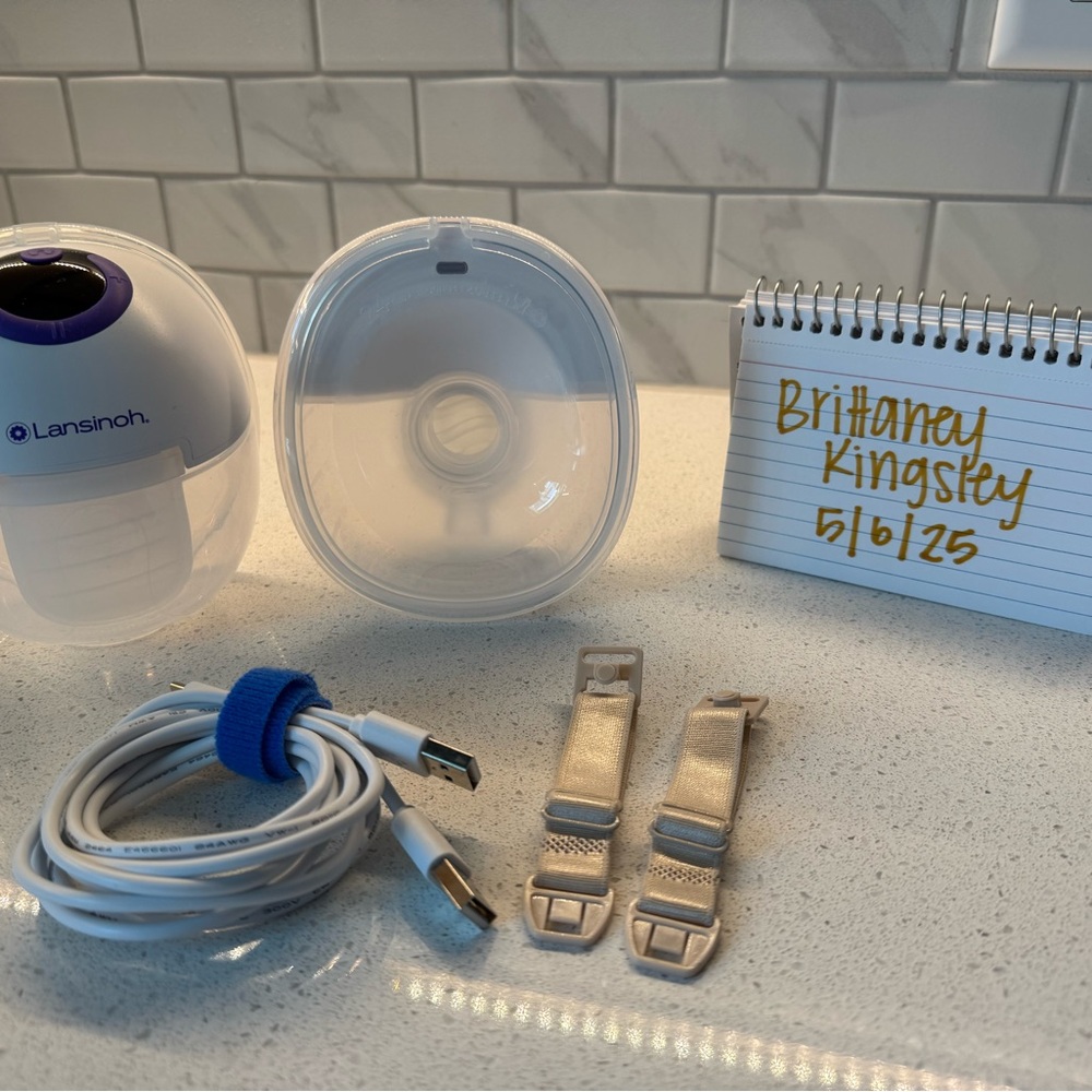 Lansinoh Discreet Duo wearable pumps
